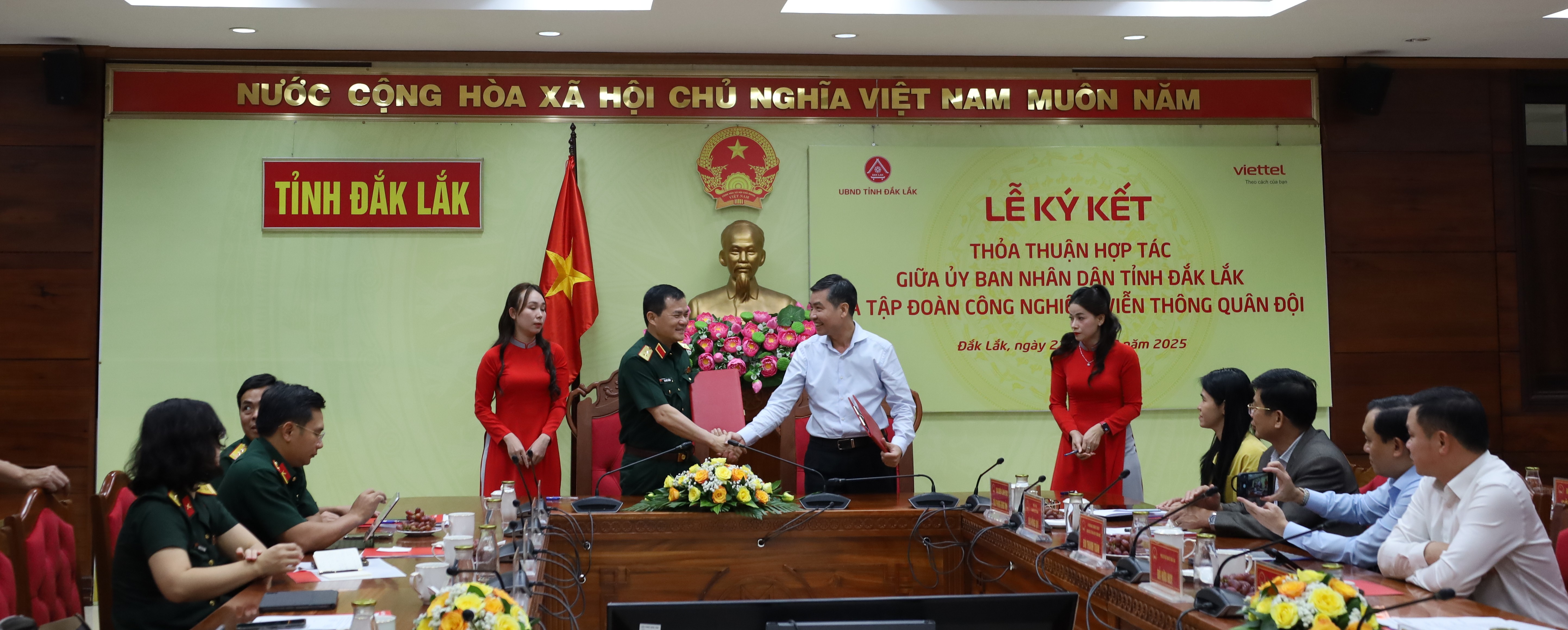 Hỗ trợ doanh nghiệp tham gia phát triển các ứng dụng, dịch vụ số mới theo hình thức hợp tác công tư trên địa bàn tỉnh Đắk Lắk